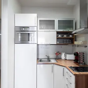  Apartmán 10 Min City Centre 5 People Apartment, Free Coffee